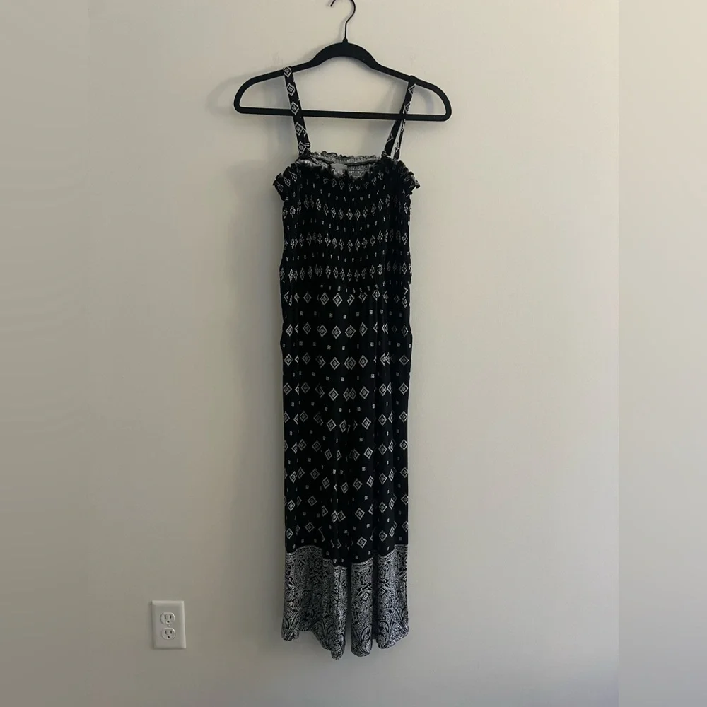 Torrid Super Soft Black Border Print Smocked
Culotte Jumpsuit Size 0 - Picture 2 of 7